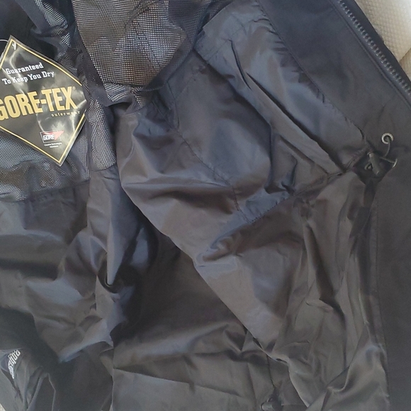 THE SOPRANOS Eddie Bauer GOR-TEX Outerwear - Picture 6 of 13